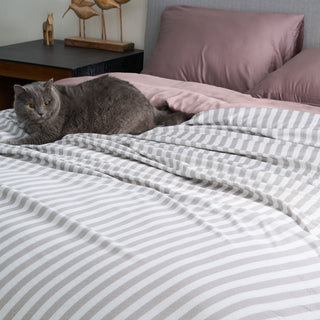 Ultra Cooling Striped Blanket - Pet Hair Repellent for Dog/Cat Families